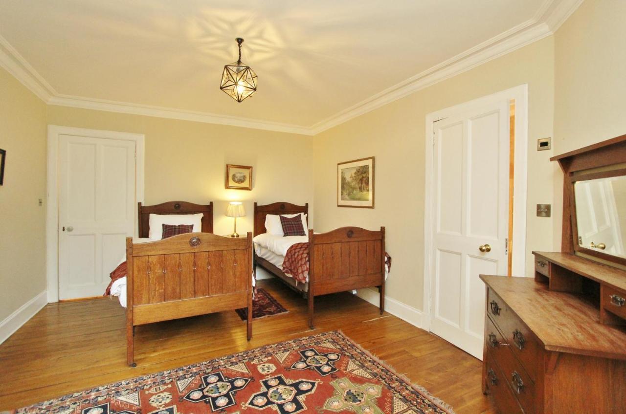 Ramsay Garden - Spacious 3-Bedroom Apartment Next To Edinburgh Castle Ngoại thất bức ảnh