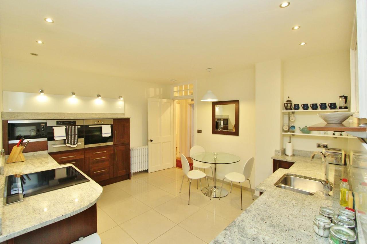 Ramsay Garden - Spacious 3-Bedroom Apartment Next To Edinburgh Castle Ngoại thất bức ảnh
